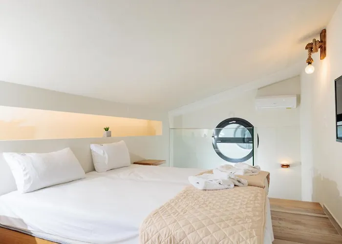 Apart Otel La Isola 3*