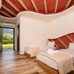 Ξενοδοχείο με διαμερίσματα La Isola 3*