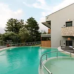 Ξενοδοχείο με διαμερίσματα La Isola 3*