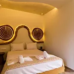 La Isola Ξενοδοχείο με διαμερίσματα 3*