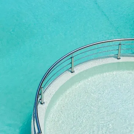 Apartahotel La Isola 3*